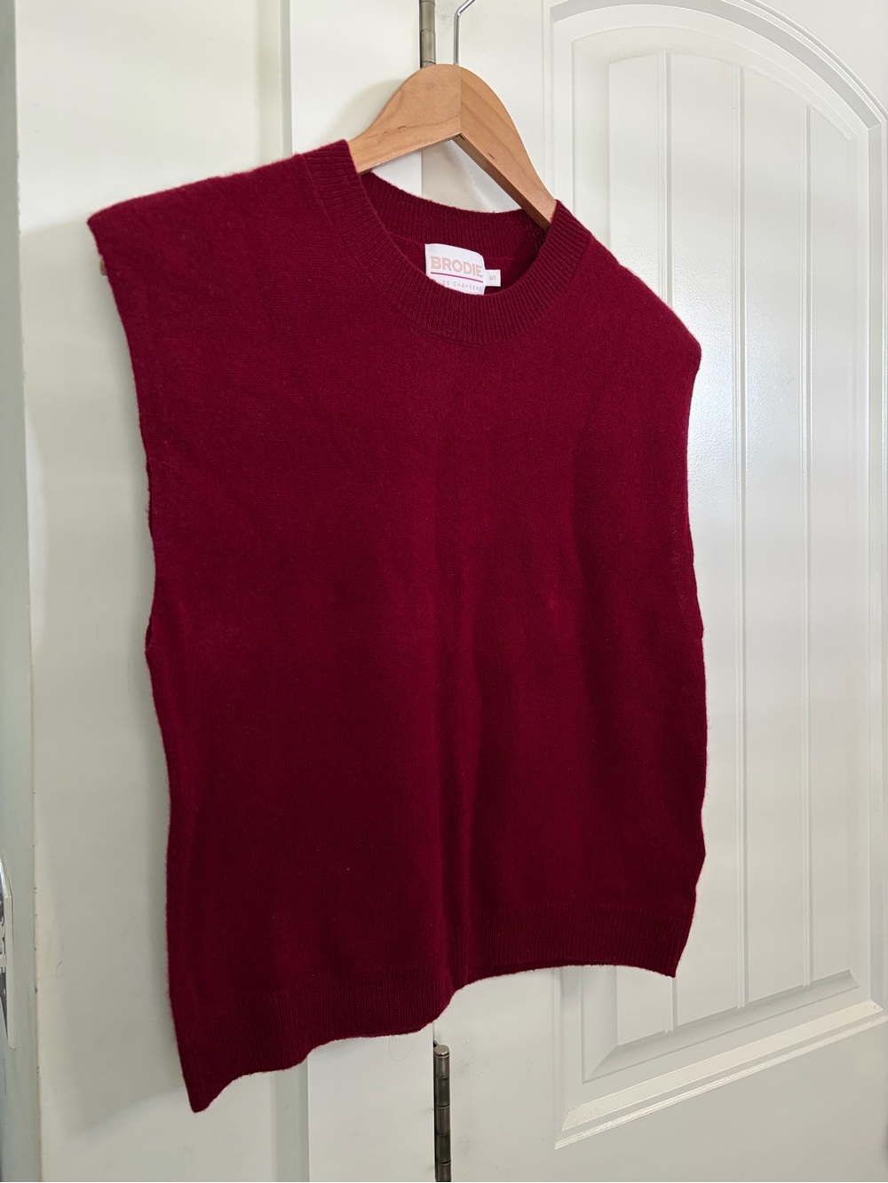Brodie Burgundy Cashmere Sweater Vest S